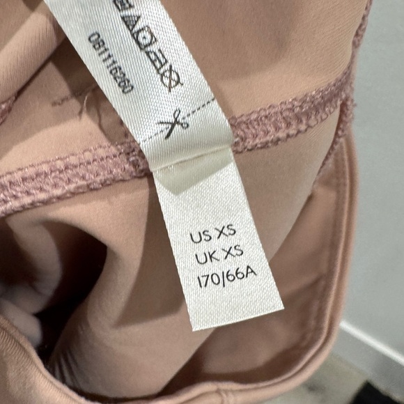 Free People Movement On Cloud Nine Nude Cream Yoga Athletic Leggings Size XS - Picture 13 of 16